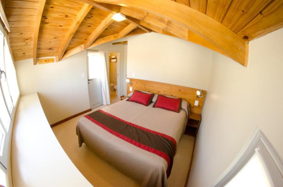 Del Nomade Hosteria Ecologica 푸레르토피라미드 외부 사진