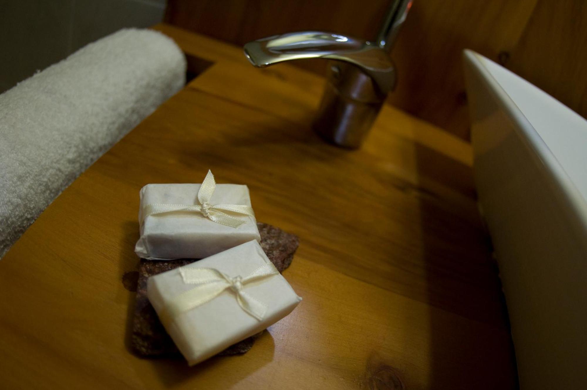 Del Nomade Hosteria Ecologica 푸레르토피라미드 외부 사진