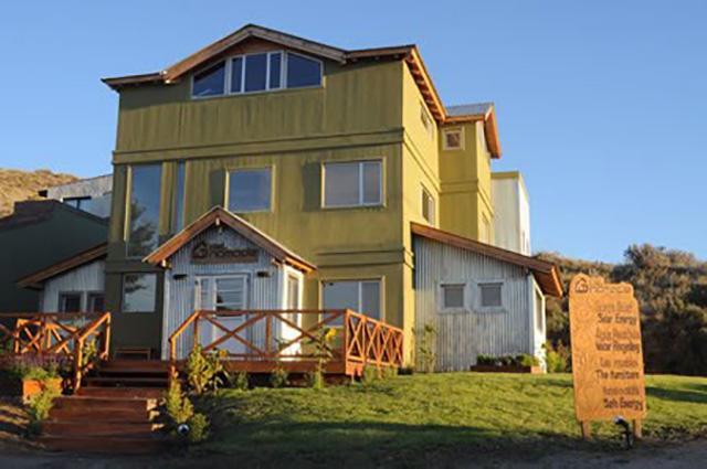Del Nomade Hosteria Ecologica 푸레르토피라미드 외부 사진